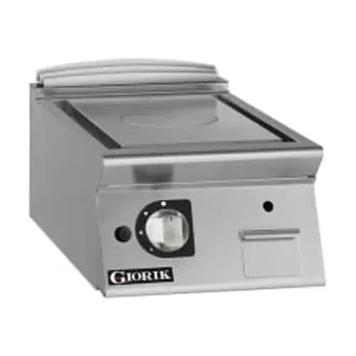 Giorik 400mm wide gas target top countertop TG920TT with multiple burners and control knobs for professional cooking.