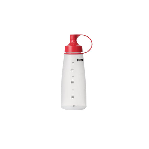 Chef Inox soft squeeze bottle with red cap, 400ml, used for sauces or dressings, made of durable plastic, suitable for kitchen use.