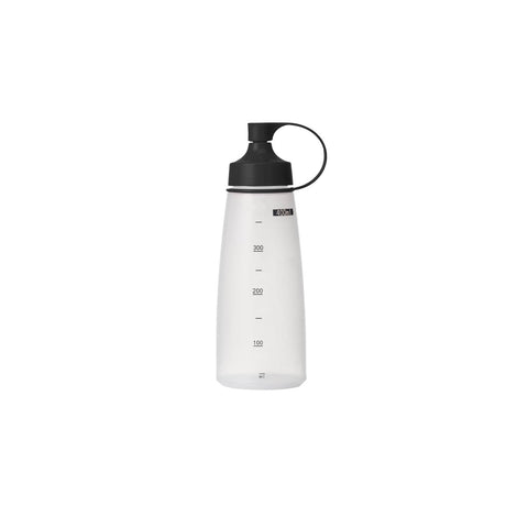 Chef Inox soft squeeze bottle with black cap, 400ml, used for sauces or dressings, made of durable plastic.
