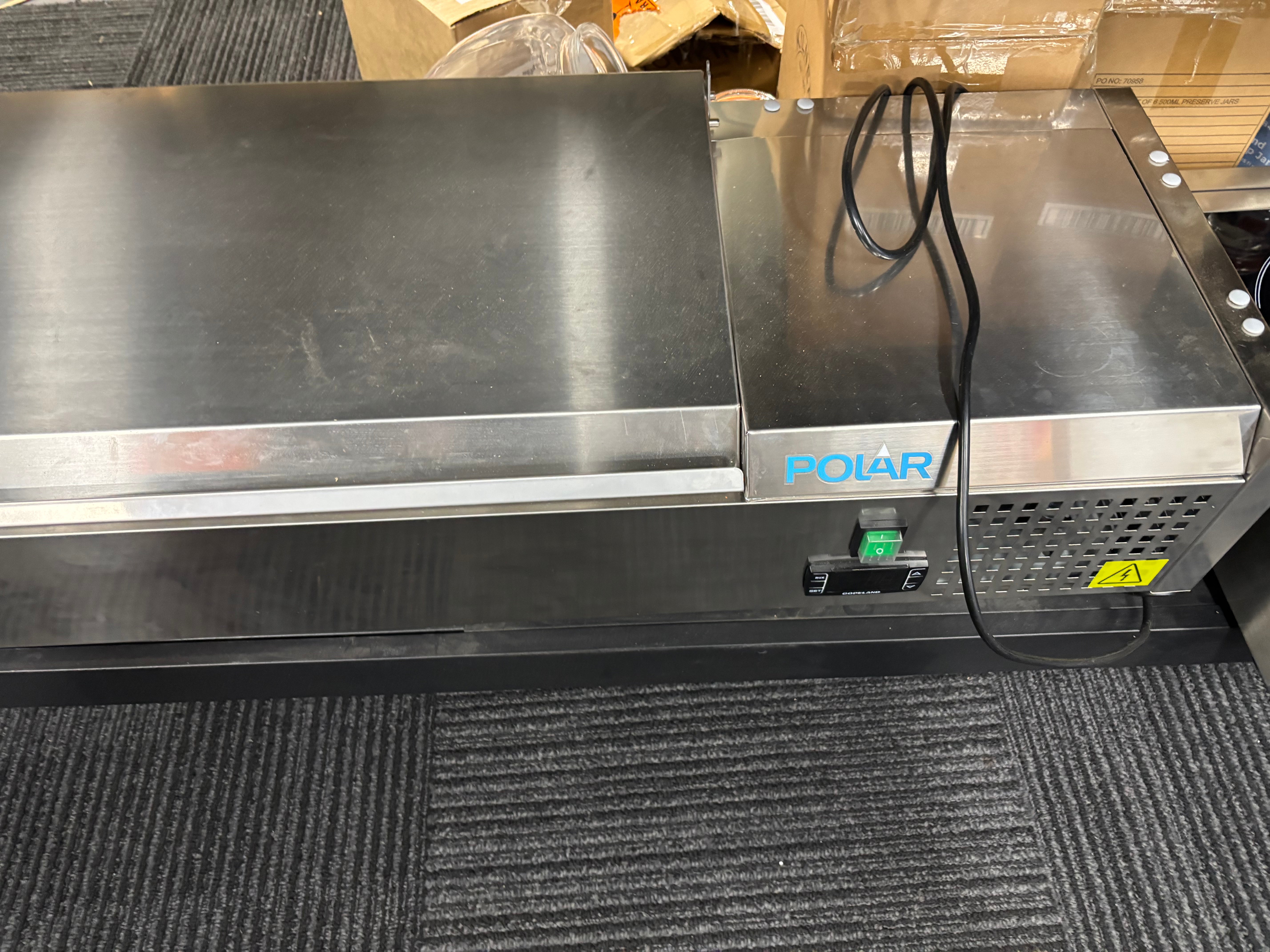 Polar G-Series Countertop Prep Fridge with Lid 5x 1/4GN with Hard Stainless Lid FA854-A Showroom displays stock
