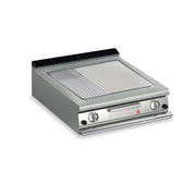 Baron Q70SFT/G820
Two burner, bench model gas fry top with 2/3 smooth and 1/3 ribbed mild steel plate - Hospitality Connect