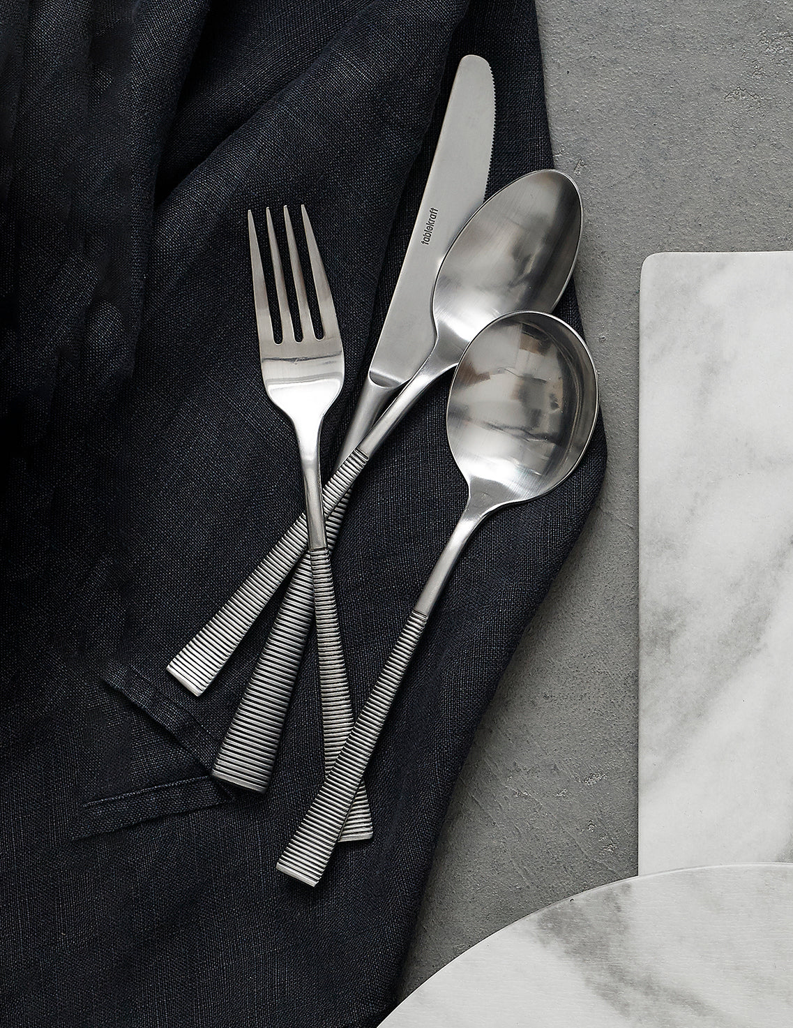 TABLEKRAFT ASWAN TABLE KNIFE S/S 228mm Box of 12 - Hospitality Connect