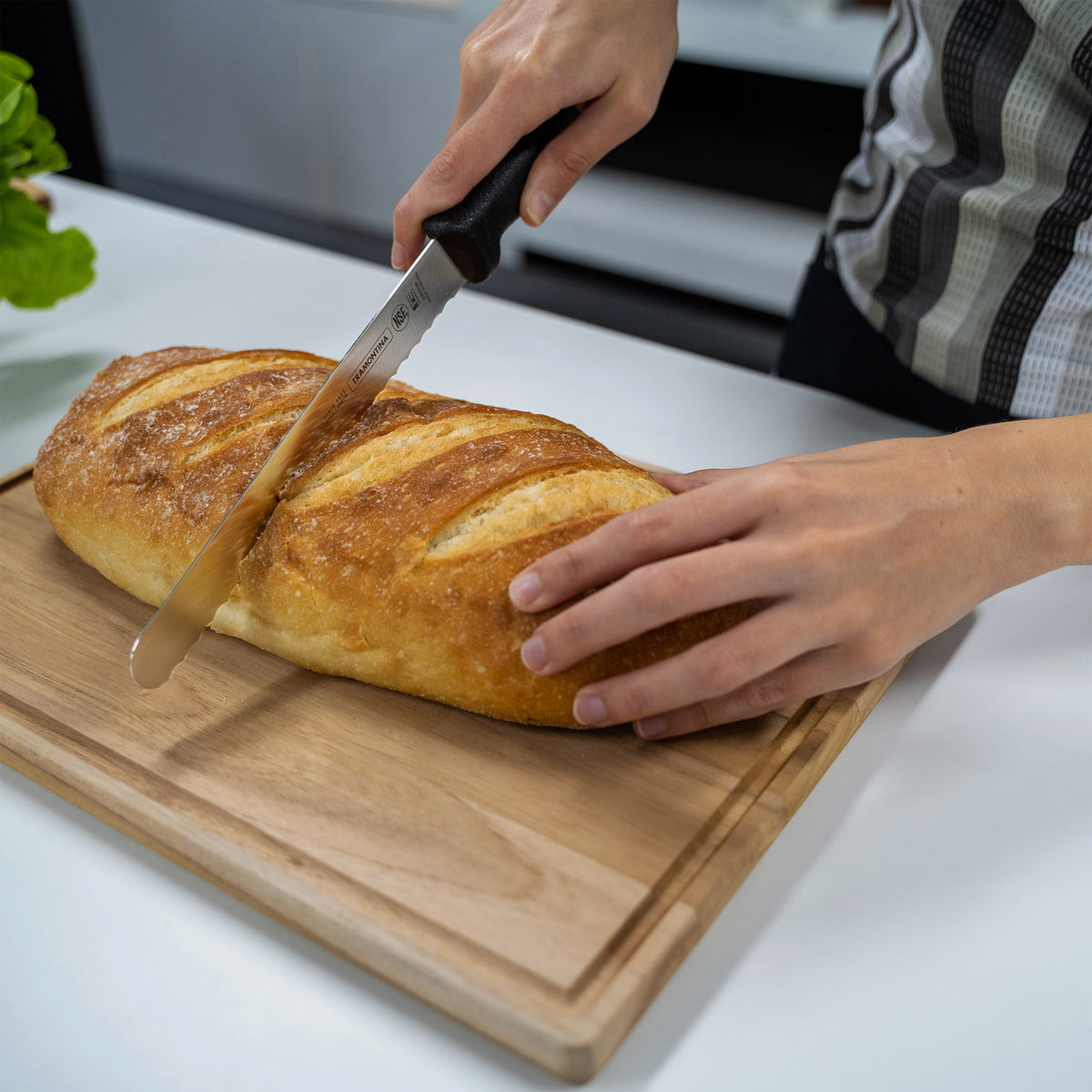 Tramontina Prof Bread Knife Serrated 250mm Blk H/S - Hospitality Connect