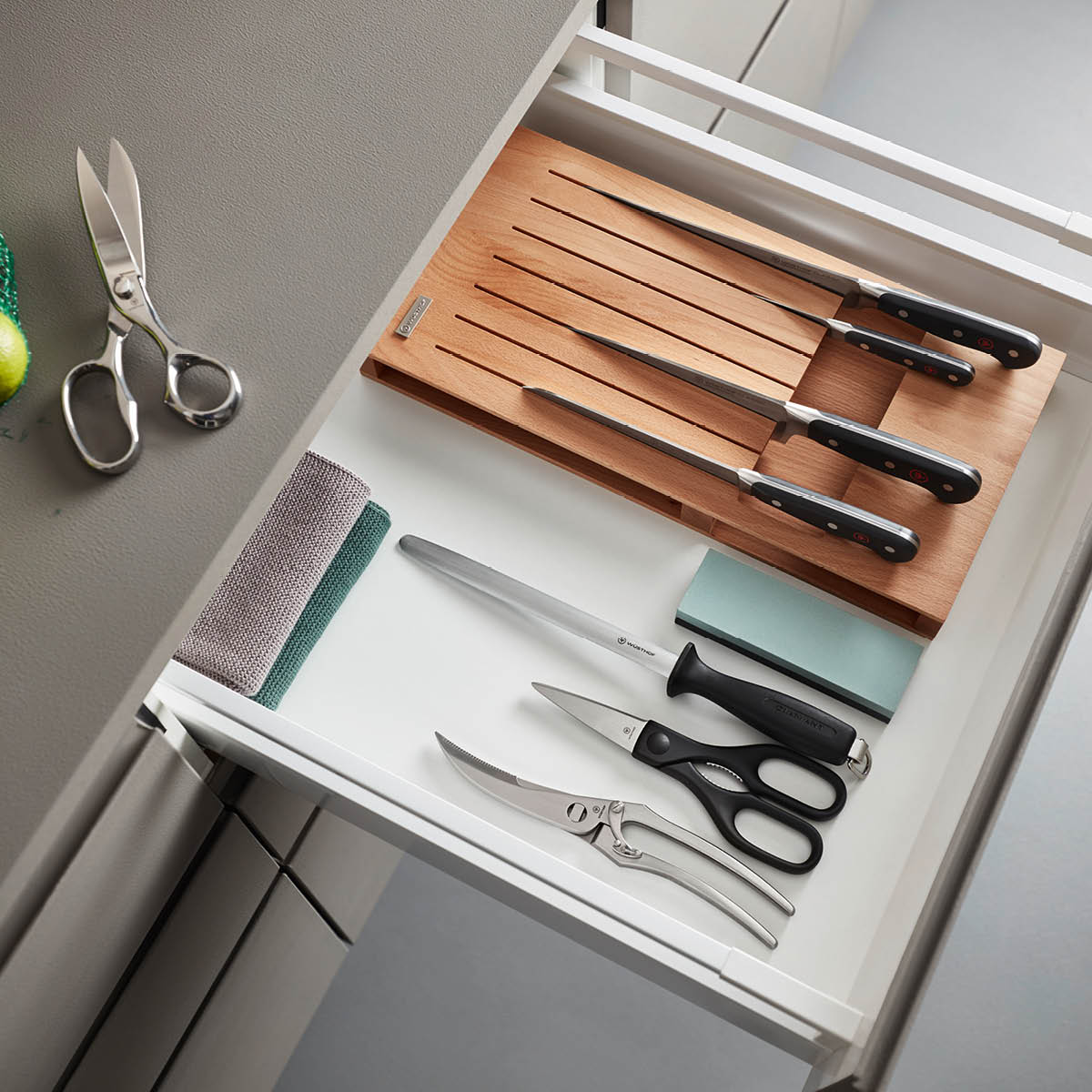 WUSTHOF CLASSIC PEELING KNIFE 70mm (1040102207W) - Hospitality Connect
